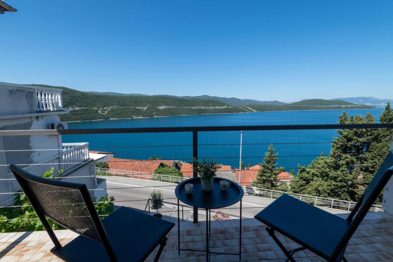 Malalu * Neum